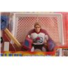 Image 2 : Starting Lineup Pro Action Hockey Deluxe Figurine - Sealed
