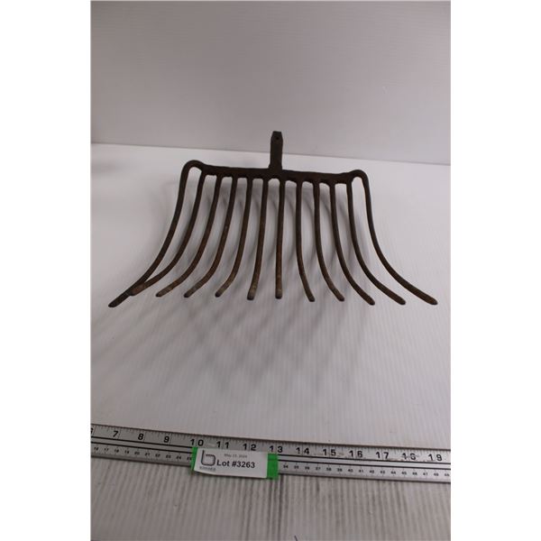 12-Tine Vintage Manure Fork Head