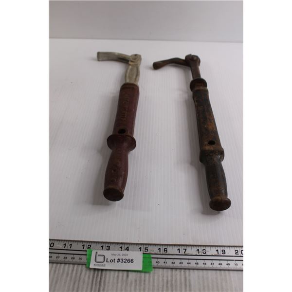 (2) Nail Pullers