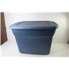 Image 4 : (2) Swan Planters - Tote w/Lid