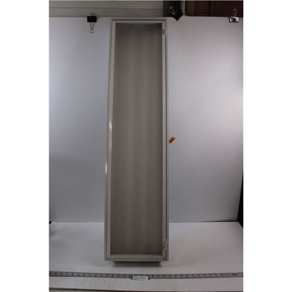 12"x48" Fluorescent Light Fixture