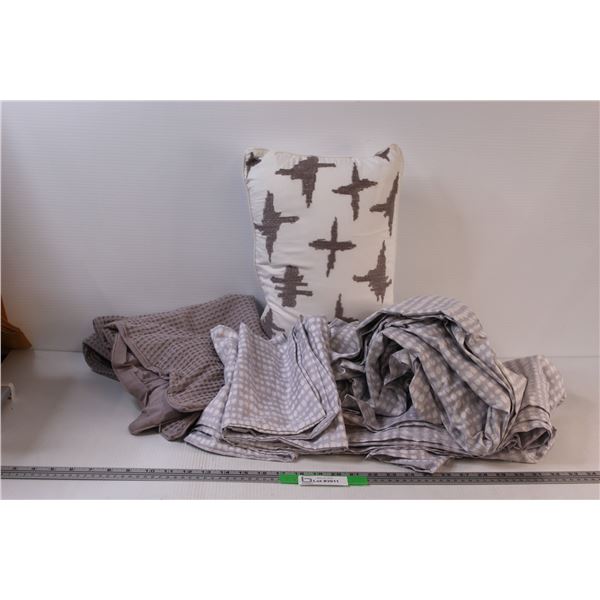 (7) Sheet Set & Pillow: Pillow Cases & Shams; Fitted Sheet & Flat Sheet