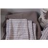 Image 2 : (7) Sheet Set & Pillow: Pillow Cases & Shams; Fitted Sheet & Flat Sheet