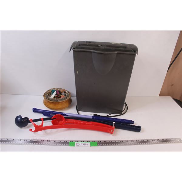 (5+) Privacy Guard Paper Shredder (Works) and Garbage Can & Misc. Items