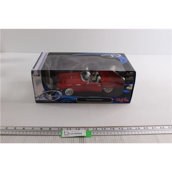 Maisto Ford Thunderbird Die Cast - 1/18