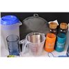 Image 3 : (15+) Kitchenware Misc. Lot: Plastic Juice Jugs; Measuring Sups; Water Bottles; Electric Heater - Wo