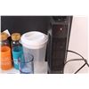 Image 5 : (15+) Kitchenware Misc. Lot: Plastic Juice Jugs; Measuring Sups; Water Bottles; Electric Heater - Wo