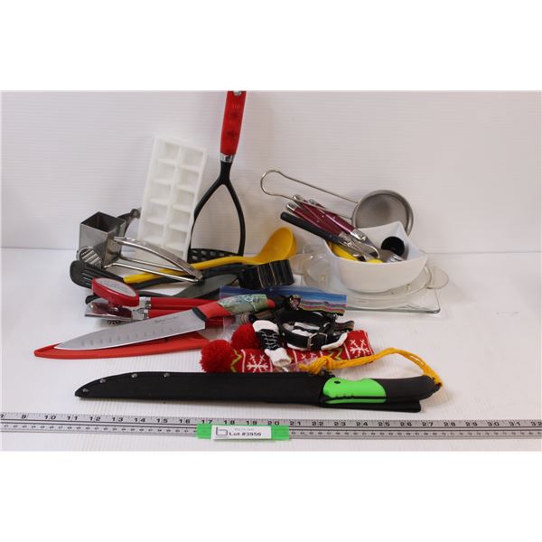 (20+) Lot of Kitchen Utensils Betty Crocker Carving Knife; Cat Scarf and Mittens