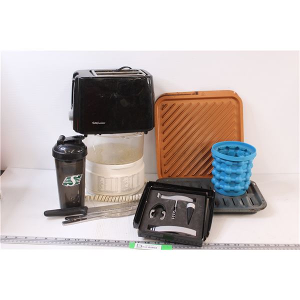 (8) Kitchen Appliances - Untested; 2 - Roasting Pans and Misc.