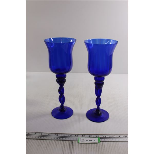 (2) Vases
