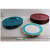 Image 1 : (32) Plastic Plates