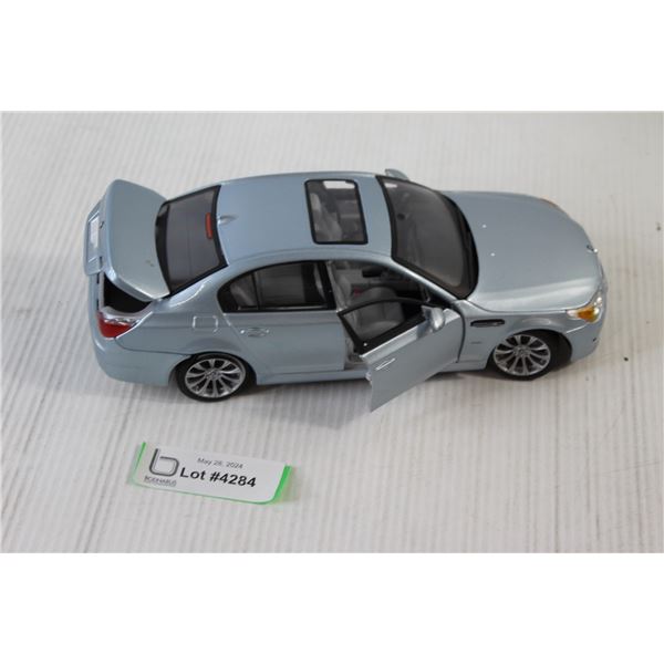 BMW 1/16 Diecast Car