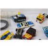 Image 3 : Lot of: Race Track Magnetic Cars - As Is