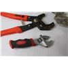 Image 3 : Robo Grip Wrench - Crescent Wrench - Tire Air Pressure Gauge
