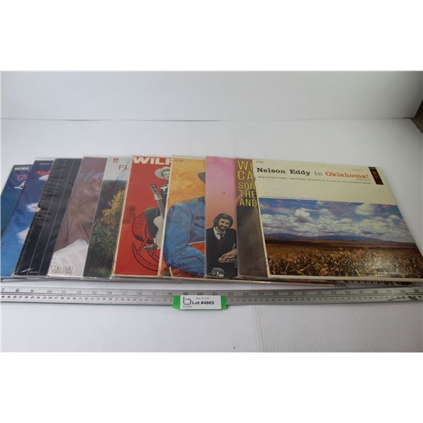 (10) Vinyl Records - Sylnie Vartan - Carroll Baker - Oak Ridge Boys - Oklahoma - Elvira