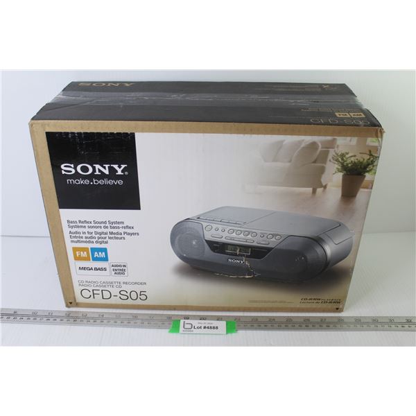 Sony CD Cassette FM AM Radio Recorder (NIB) (damage to box)