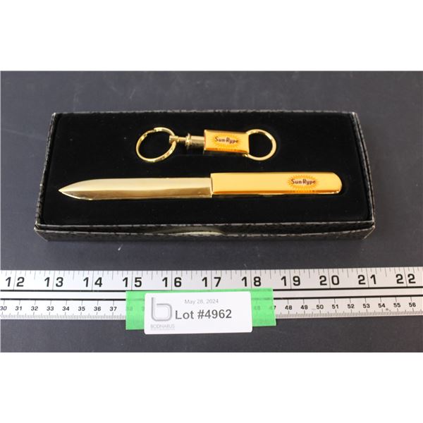 Sun Rype Collectors Set of Fruit Knife & Detachable Keychain in Case