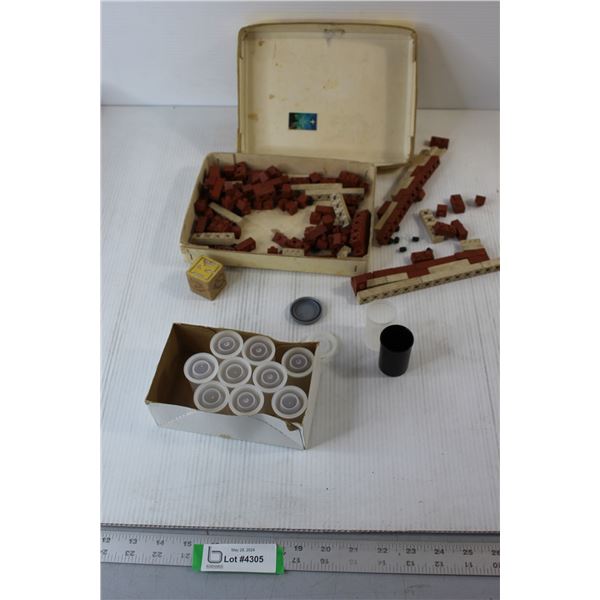 Minibrix Accessory Building Kit, Empty Pill Bottles