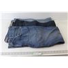 Image 1 : (3) Pairs of Jeans