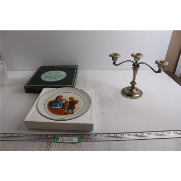 Avon Christmas Memories 1984 Decorative Plate, Candelabra