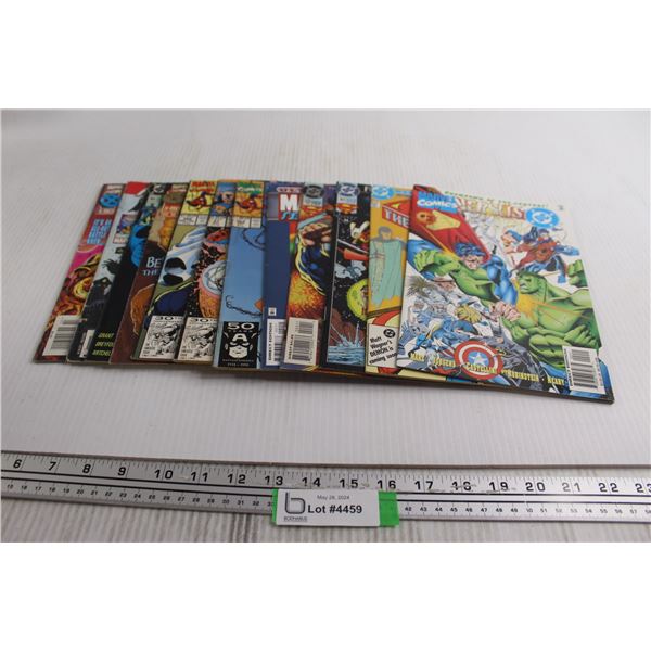 (12) Comics - Marvel vs DC, Superman