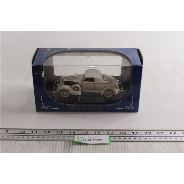 Signature Models 1935 Auburn 851 Die Cast