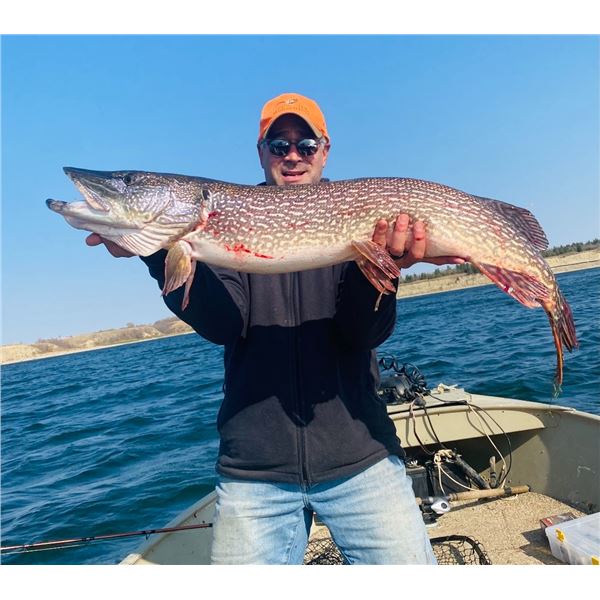 North Dakota Angler Adventure - PRIVATE BOAT