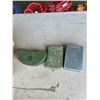 Image 2 : MAGIC WORM BOX AND 3 VINTAGE FLY CASES