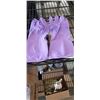 Image 2 : BOX OF NEW MEDIUM SIZE RUBBER GLOVES