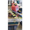 Image 1 : TRAY OF ASSORTED AUTOMOTIVE ITEMS