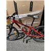 Image 2 : RED/BLACK ROCKY MOUNTAIN BIKE