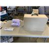 Image 1 : 3 SEWING MACHINES