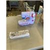 Image 2 : 3 SEWING MACHINES
