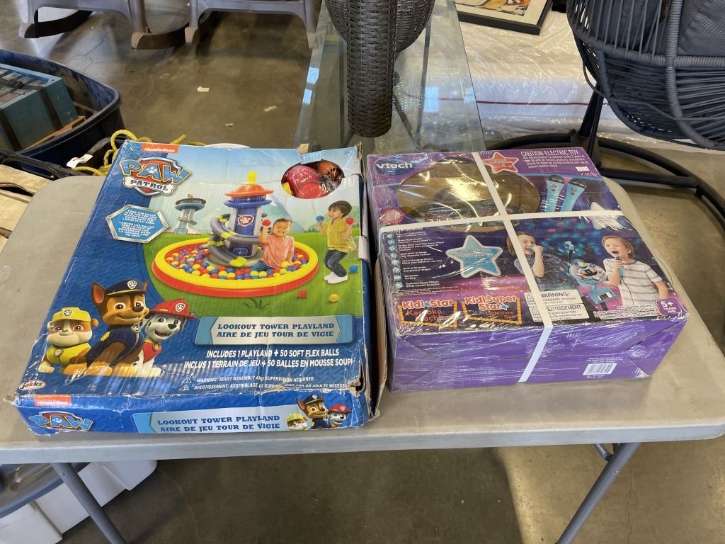 Vtech Inflatible PAW PATROL INFLATABLE AND VTECH KIDISTAR SINGER