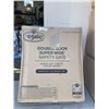 Image 2 : REGALO DOUBLE DOOR SUPER WIDE SAFETY GATE, WHITE, MODEL 1348DS