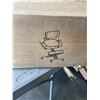 Image 2 : WHITE ERGONOMIC KNEELING CHAIR