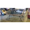 Image 1 : GLASSTOP PATIO TABLE