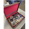 Image 2 : CASE OF 200 COLLECTIBLE BUTTONS