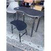 Image 2 : BLACK DESK AND STOOL
