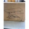 Image 2 : WHITE DESK RISER