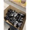 Image 2 : ASSORTED VINTAGE 35MM CAMERAS