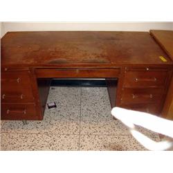 Wood Desk with 7 Drawers