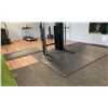 Image 1 : 6 RUBBER MATS 72 X 42"