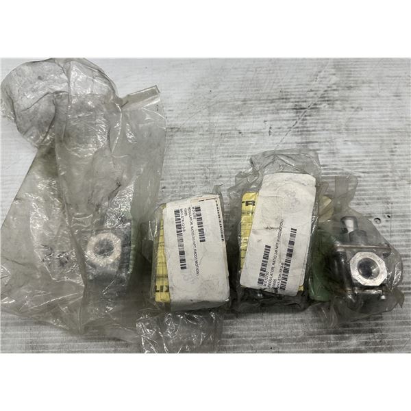 (4) Maxitrol #R400Z Pressure Regulators