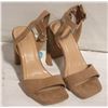 Image 1 : NEW WOMENS SIZE 7.5 SUEDE SANDAL
