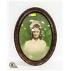Image 1 : OVAL HAND COLORED PORTRAIT PHOTO, GLASS INTACT