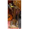 Image 1 : ANTIQUE FIREPLACE SET