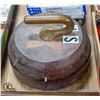 Image 1 : VINTAGE CURLING ROCK