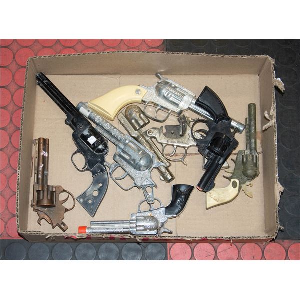TRAY OF VINTAGE CAP GUNS
