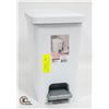 Image 1 : NEW STERILITE 10.2 LITRE RETANGULAR STEP-ON